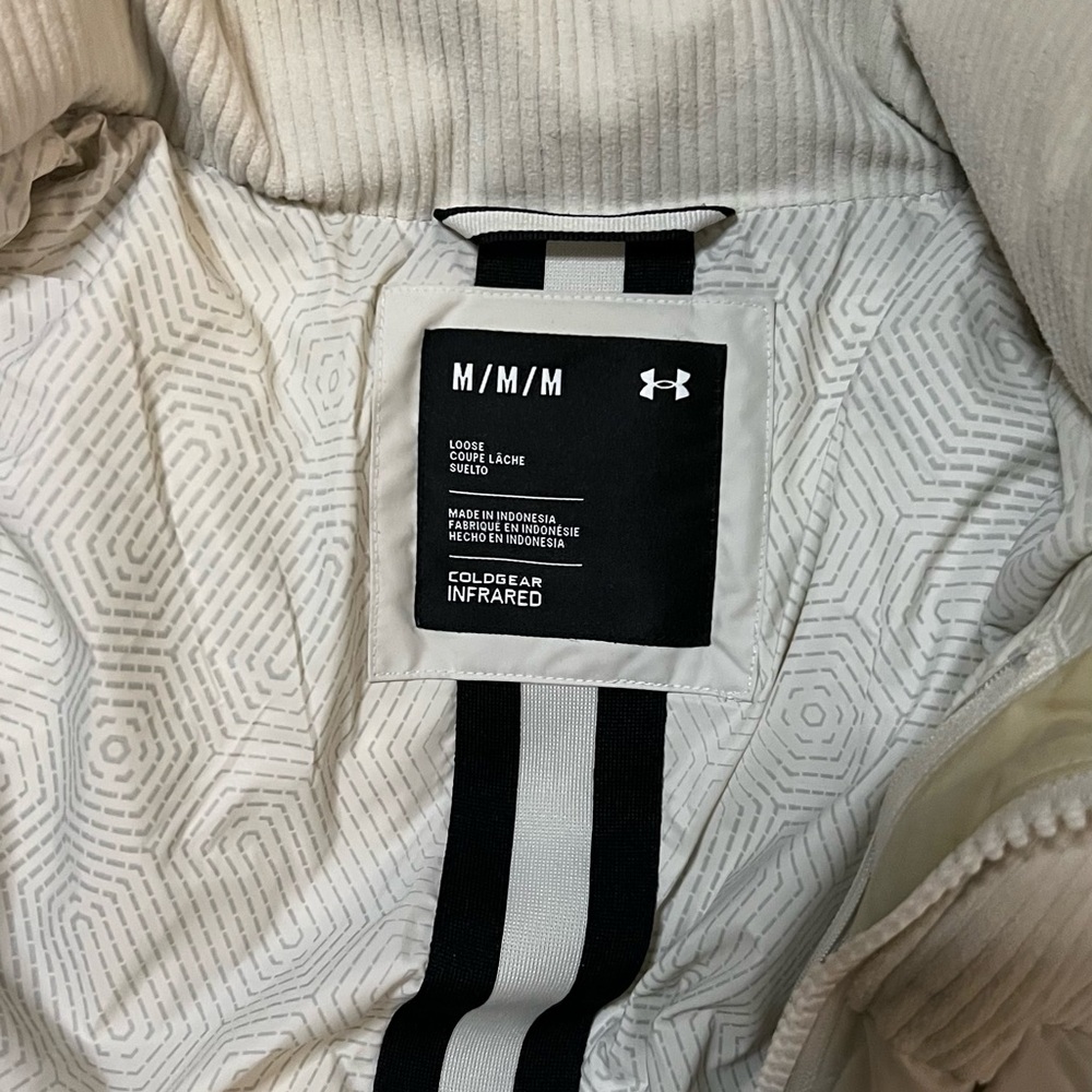 Under Armour Cream White Puffer Jacket - Picture 4 of 5